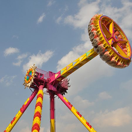 23 Seats giant frisbee ride